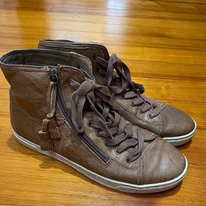 Ugg Leather Blaney High Tops | Size 10